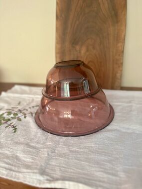 PYREX Cranberry Glass Mixing Bowls #325 = 2.5L & #323 = 1L USA Stovetop Broilers